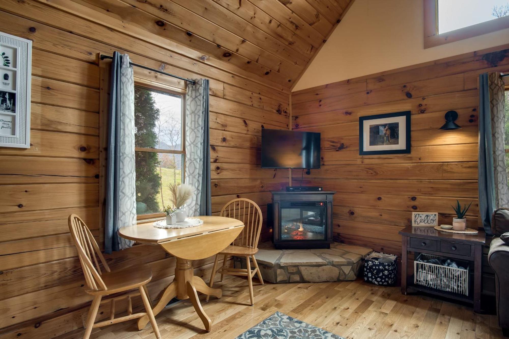 Cozy Cabin Retreat: Tiny Trotter Bryson City Exterior photo