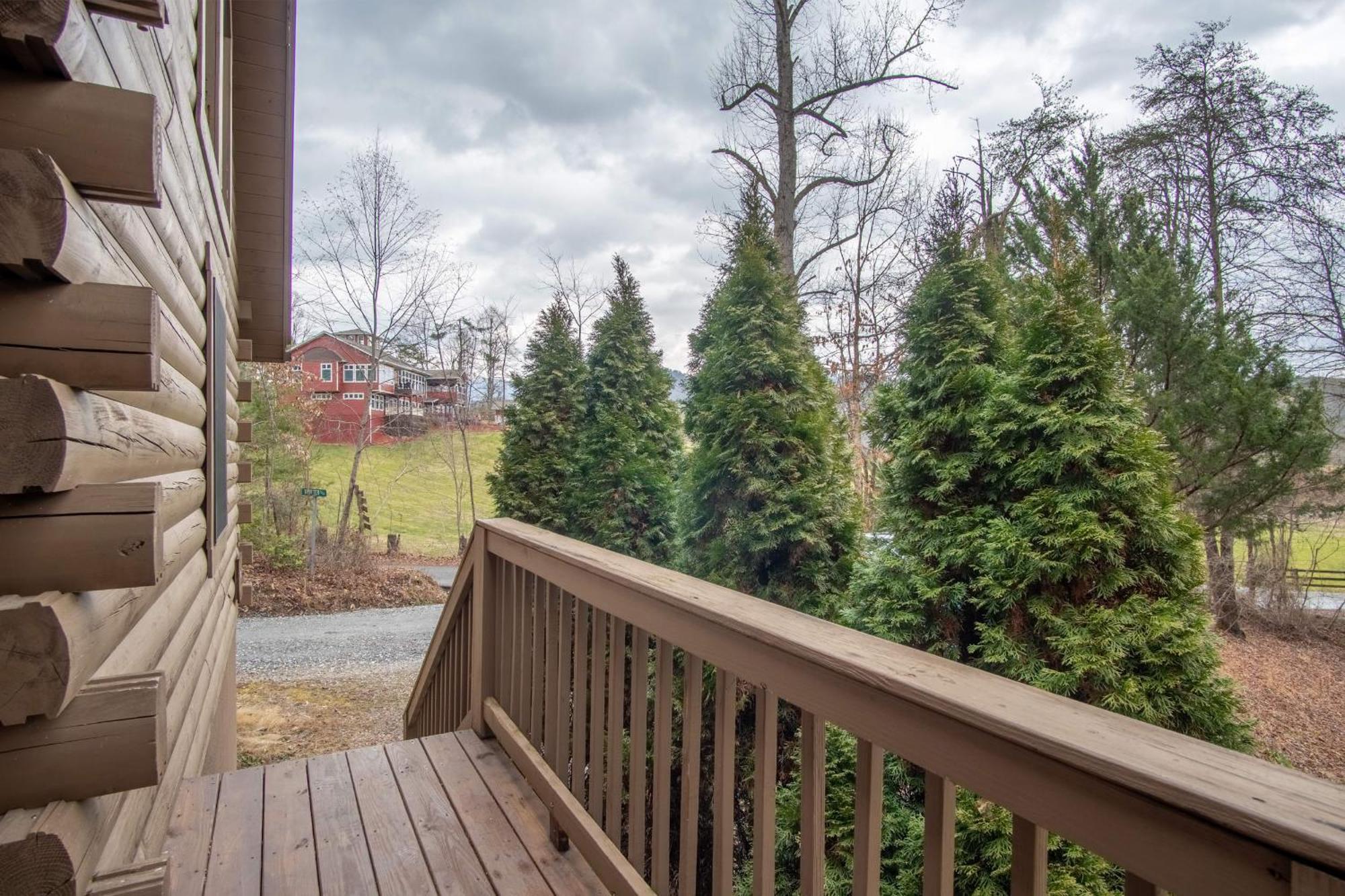 Cozy Cabin Retreat: Tiny Trotter Bryson City Exterior photo