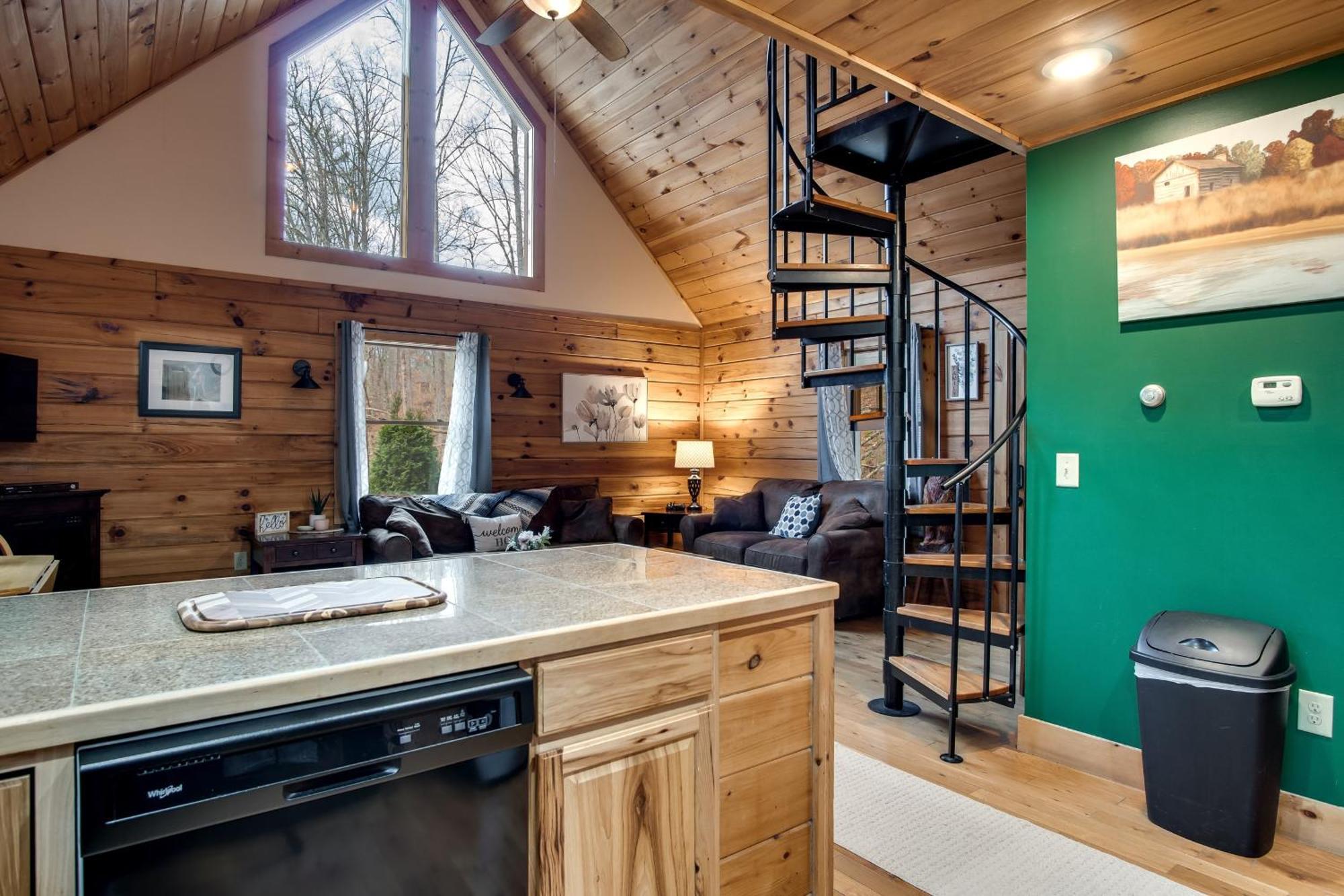 Cozy Cabin Retreat: Tiny Trotter Bryson City Exterior photo