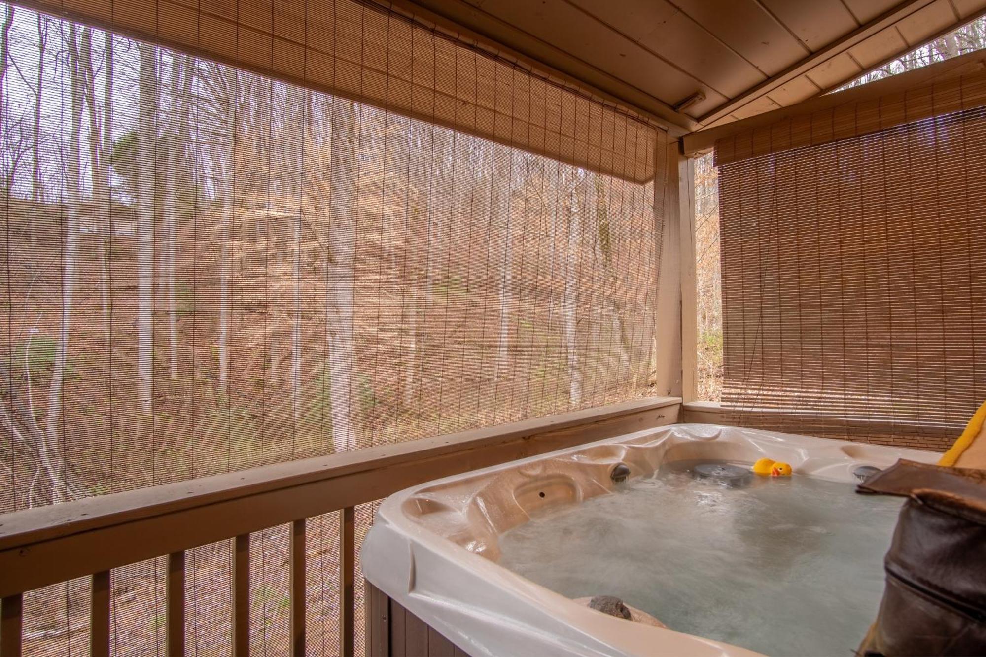 Cozy Cabin Retreat: Tiny Trotter Bryson City Exterior photo
