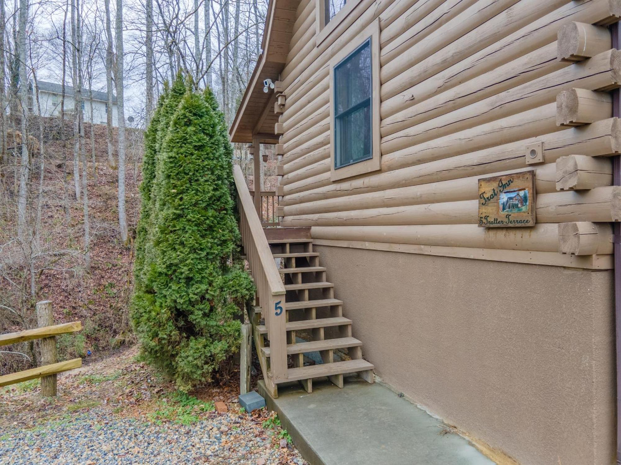 Cozy Cabin Retreat: Tiny Trotter Bryson City Exterior photo
